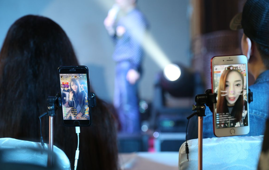 直播间搭建的技巧：如何选择合适的直播软件？