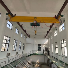 單梁起重機(jī)