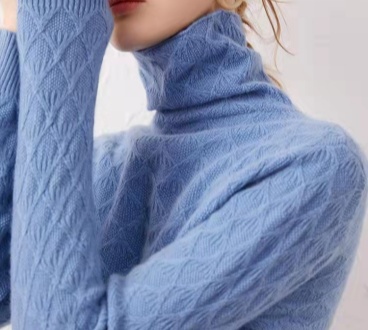 CASHMERE/WOOL SWEATERS AND PANTS