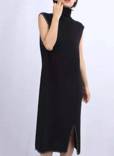 CASHMERE/WOOL SWEATERS AND PANTS