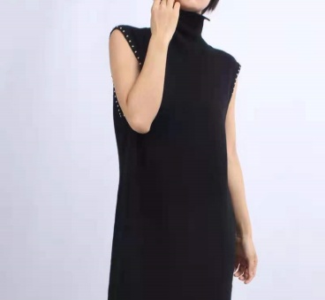 CASHMERE/WOOL SWEATERS AND PANTS