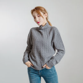 CASHMERE/WOOL SWEATERS AND PANTS