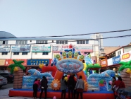 跳躍進樂趣的王國:充氣城堡如何改變兒童游