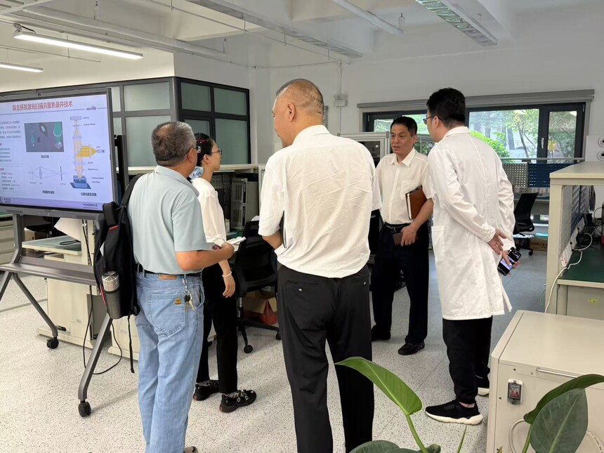 a0aaac9df2adf1beba2152d4cdf15c5.jpg
