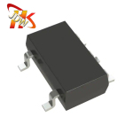 MIC5504-3.3YM5-TR