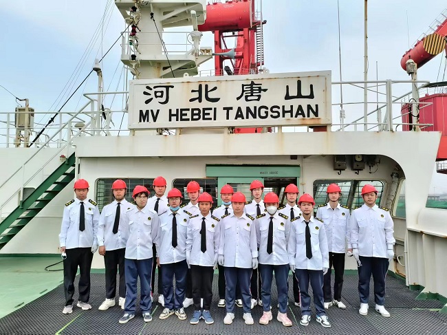 1683881651114575.jpg 学生留影.jpg