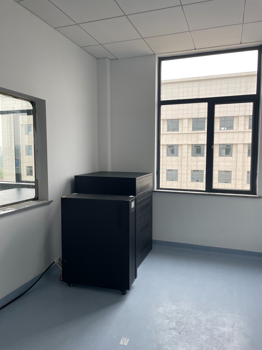 PCR實驗室UPS.JPG