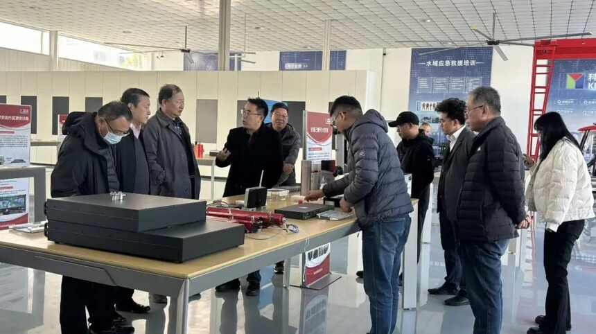 1764663460472110.jpg 50cbb30f3bb371d8ee5487883efb569f.jpg