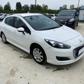 2016年标致308白色 手动挡 1.6l排量 二手汽车 26000元起拍 请您出价