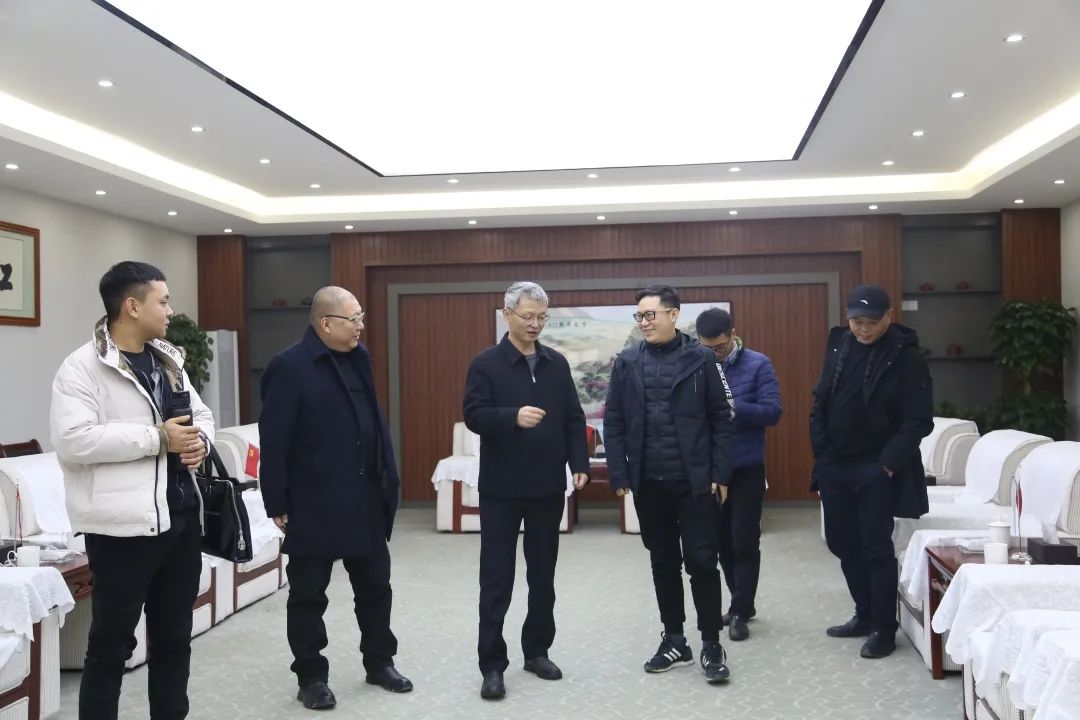 1685171796539153.jpg 1685171796539153.jpg