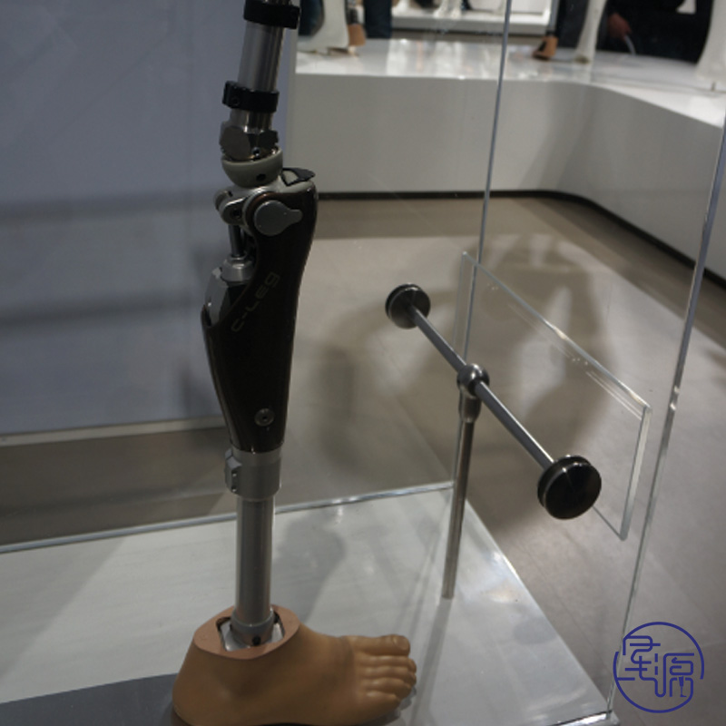 ���в���C-LEG��7E10����ϼ�֫.jpg