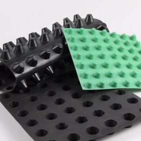 Plastic drain plate