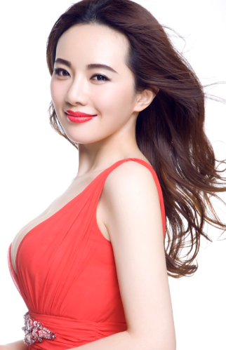 孟茜商业演出费:5万元/场    广告代言费:60万元/两年孟茜(原名孟倩)