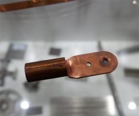 ⺸
