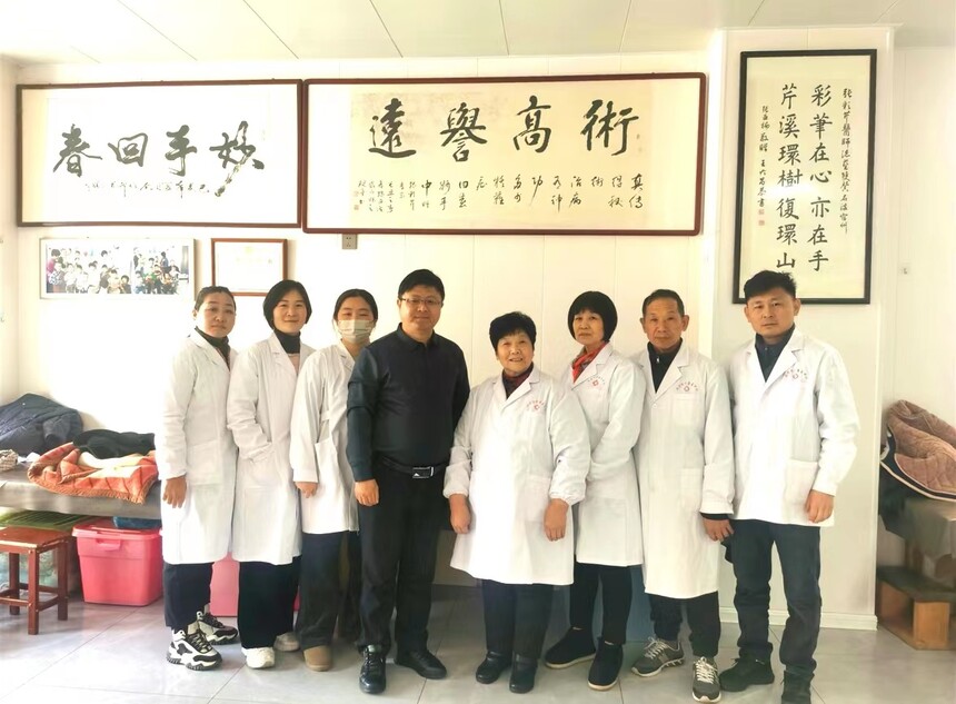 1703749425673057.jpg 合影.jpg