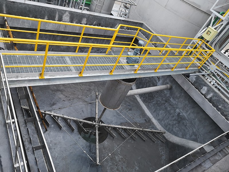 長春化工刮泥機-2.jpg
