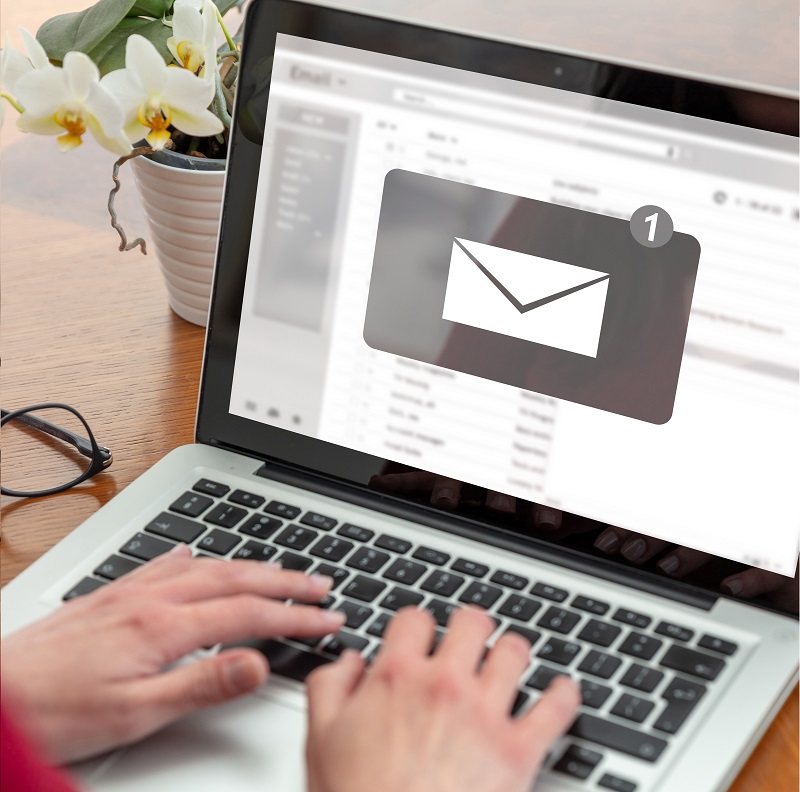email-notification-woman-hand-on-the-computer-lap-2022-12-16-12-10-43-utc.JPG