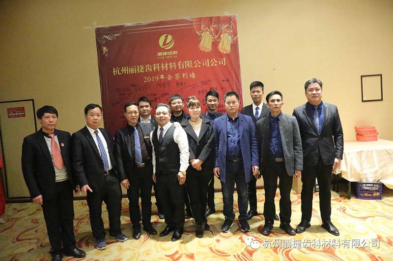 1-2009211043020-L.jpg