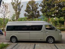 15—17座商務車