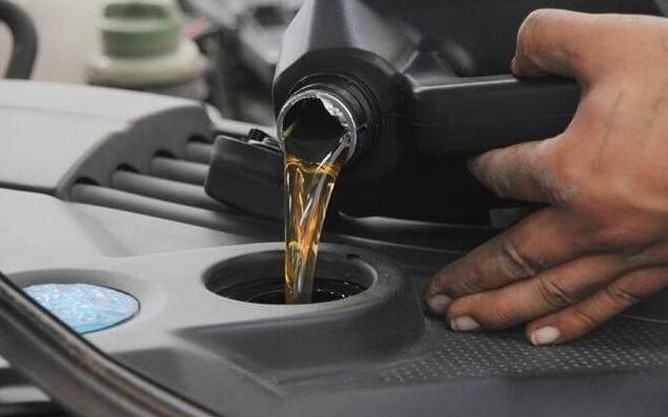 1757056418447790.jpg 潤(rùn)滑油4.jpg