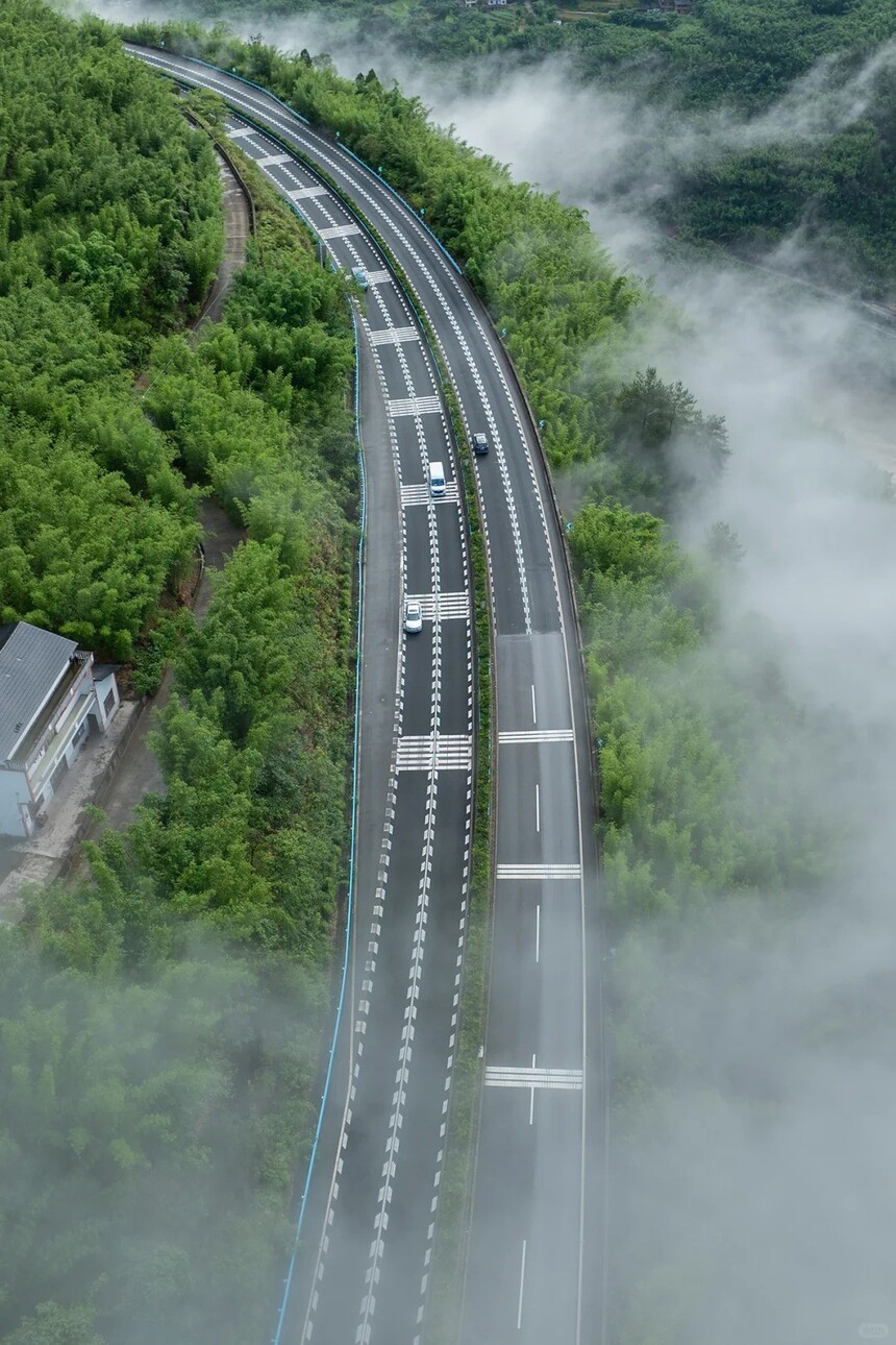 1788492293326726.jpg 🚗✨贵州自驾|风景在路上_1_luobin汉_来自小红书网页版.jpg
