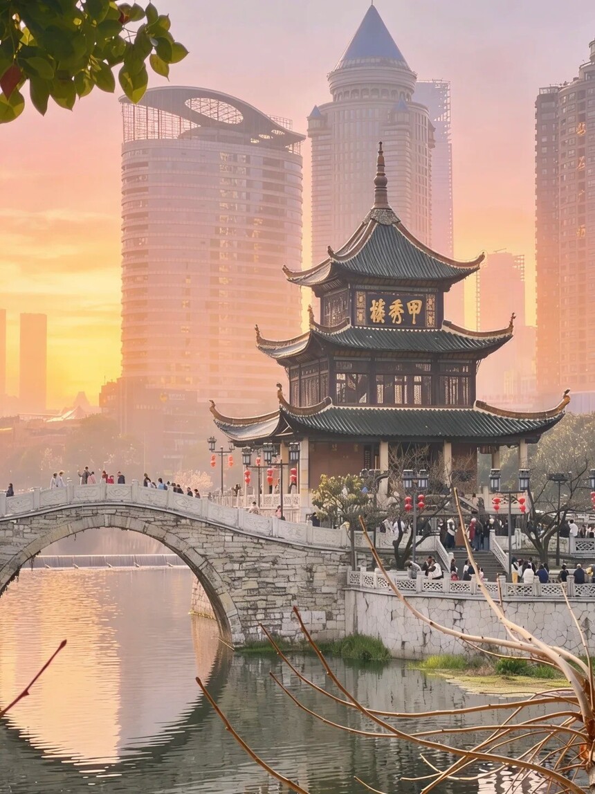 1789699207569261.jpg 📍𝑮𝒖𝒊 𝒚𝒂𝒏𝒈 贵阳·甲秀楼_1_绝绝梓_来自小红书网页版.jpg