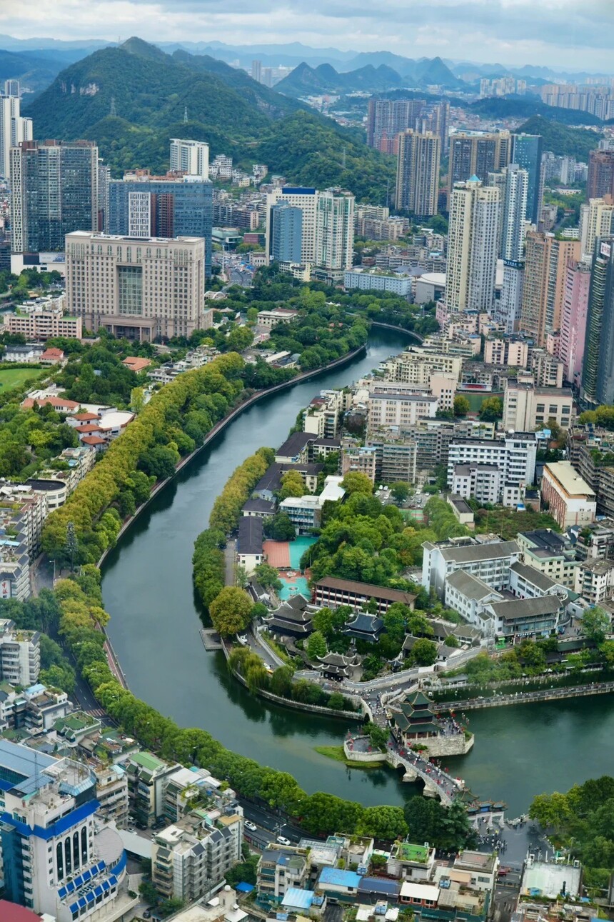 1792724137941132.jpg 寻城|在贵阳最高处发现山山之中的森林之城_1_未来史学派_来自小红书网页版.jpg