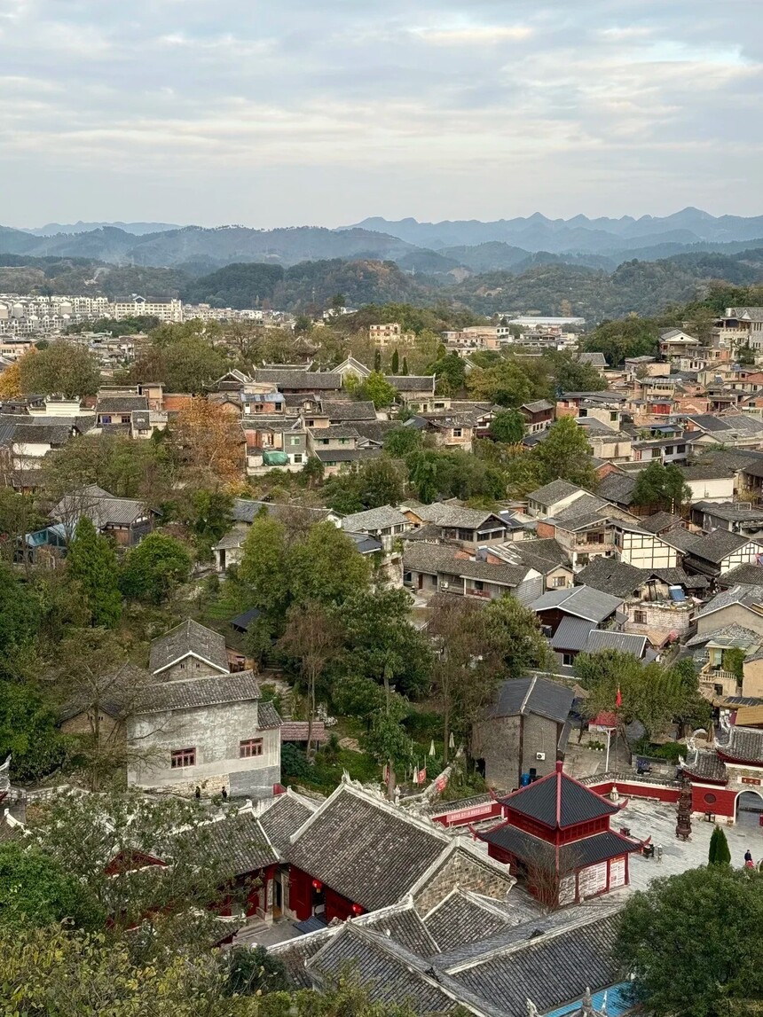 1792724203685462.jpg 青岩古镇:一座600年的石头城,来贵阳必打卡_11_Byron的旅行_来自小红书网页版.jpg