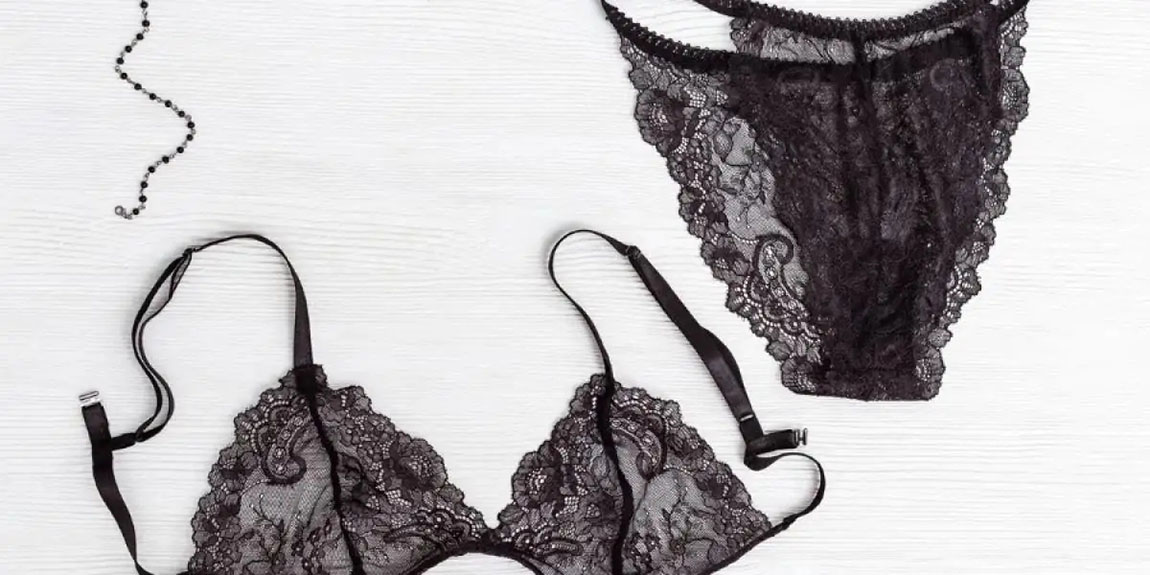 discover-the-comfort-and-style-of-a-bra-and-panty_00.webp.jpg