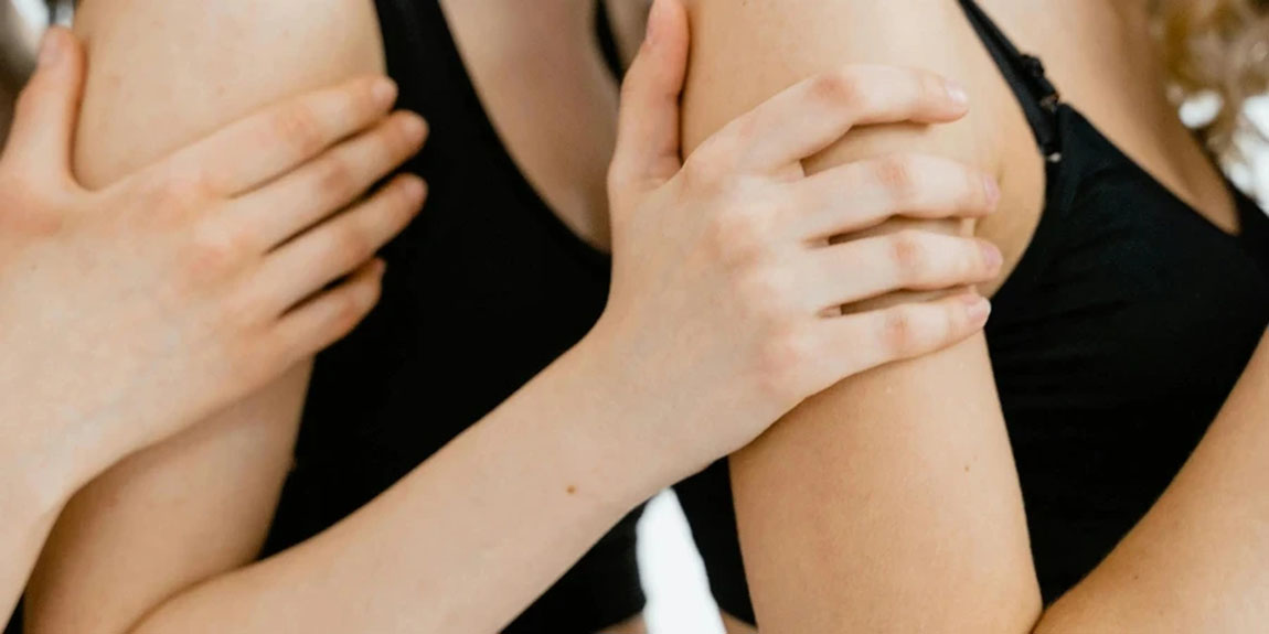Close-up-of-Women-in-Tops-by-MART-PRODUCTION.webp.jpg