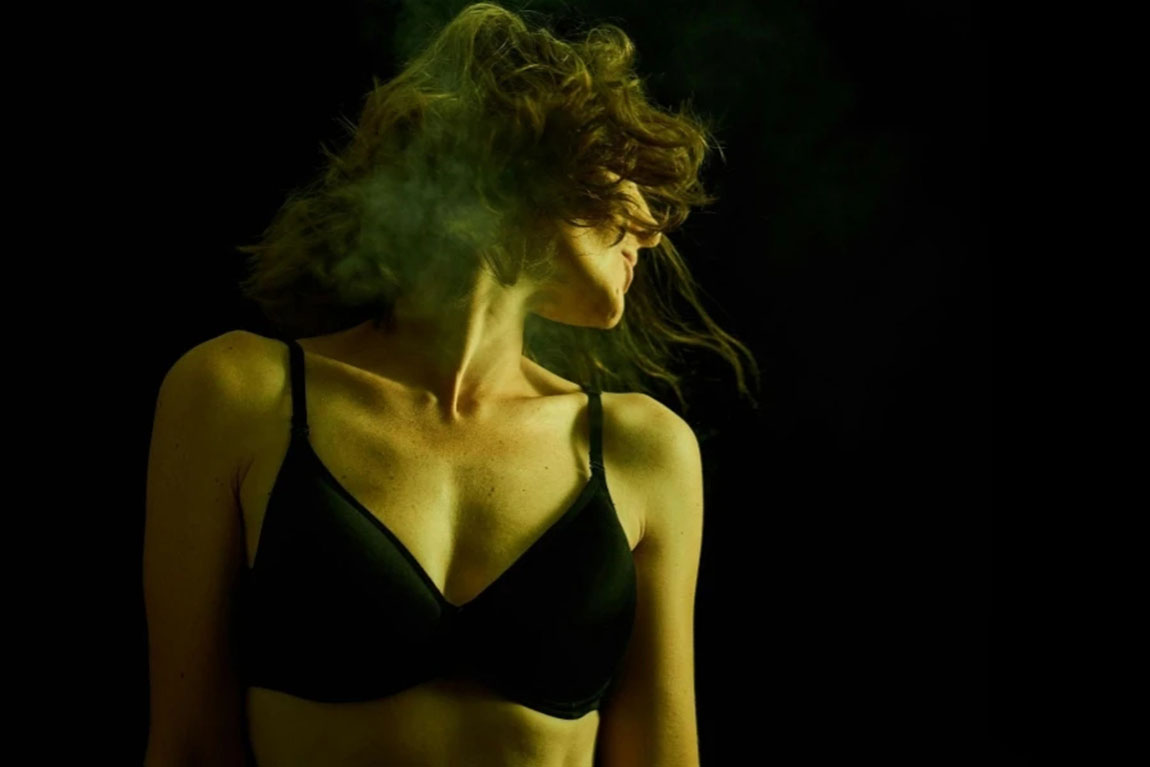 Woman-wearing-black-bra.webp.jpg