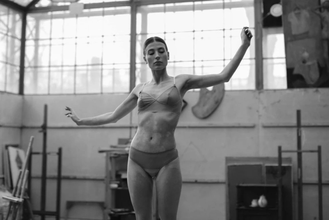 Woman-posing.webp.jpg