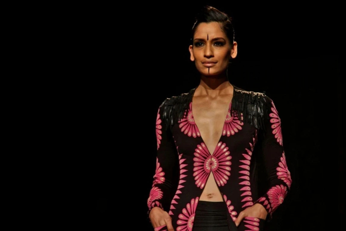 Fashion-Model-in-Black-With-Pink-Prints.webp.jpg