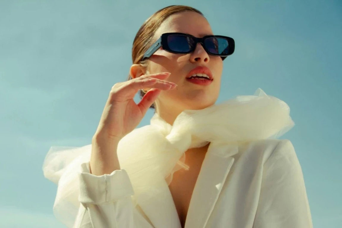 Woman-in-Trendy-Outfit-Under-Sunlight.webp.jpg
