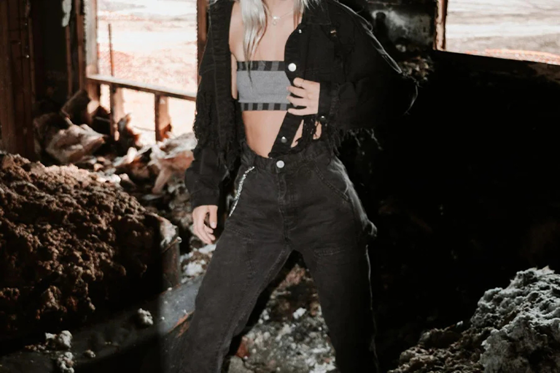 woman-wearing-dark-denim-pants.webp.jpg