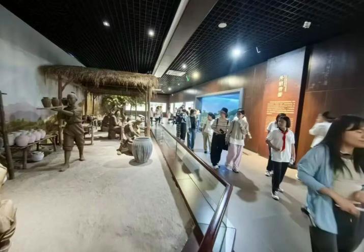 ��У԰��̬���ӡ����š��������족��������Ŀʽѧϰ��ʵ��·�����������д�����ѧ����ҵ+������Уϵ�л��ʵ