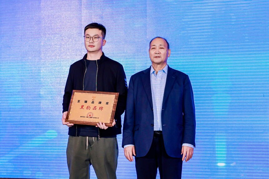 1735290374892536.jpg da57750d93cc6652bae51ec8fe0d1e70.JPG