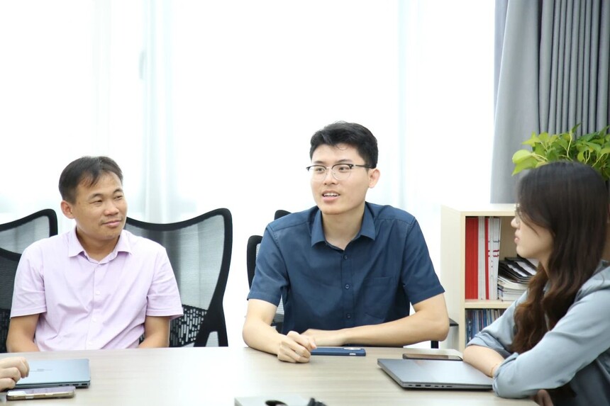 ae484a3c15e1bca84c800cfee8742cbf.jpg