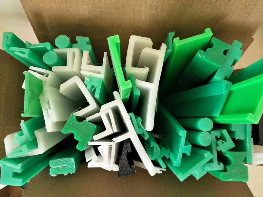 UHMWPE Chain Guide22.jpg