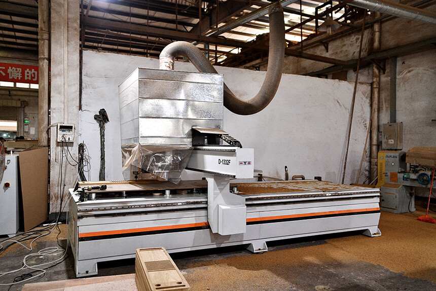 1760433062944114.jpg 3、全自动雕刻机.jpg