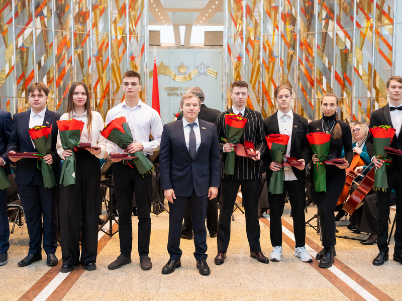 1762250024629105.jpg 3.jpg