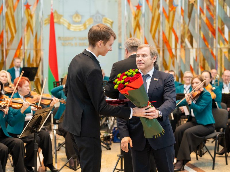 1762250036718497.jpg 4.jpg