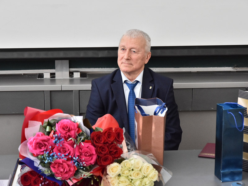 1764075385161609.jpg 8.jpg