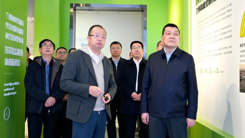 1766055989383704.jpg 640.webp.jpg