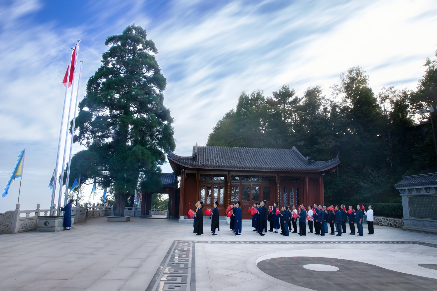 ��������Ǧɽ�ظ�����������ף���л����񹲺͹�����76����