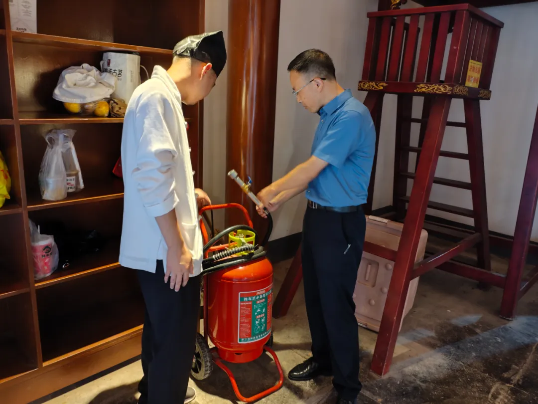 ��ί��ί��ͳս�����������ŵ�����ɽ��������չ���ж���