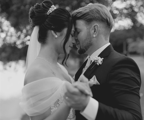 1759816634897280.jpg pexels-alexander-mass-748453803-31562258.jpg