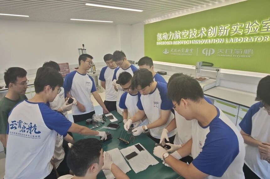 1758098489928444.jpg 4fd4663ba3bc62f037f23f323a61afc9.jpg