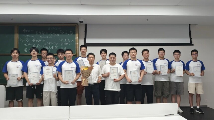 1758098537210431.jpg ed1ecaa0ec705c2e1127a14ffd16e93d.jpg