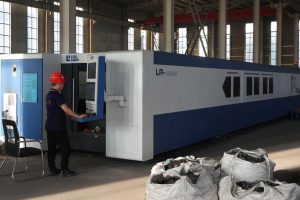 大型激光切(qiē)割機